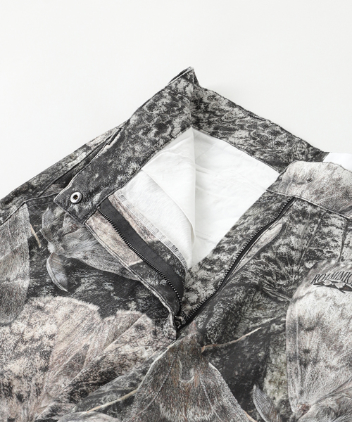 ROA(ロア)の「ROA / ロア SIERA MOTH PRINT 3/4 PANTS(その他パンツ・メンズ・ブラウン・LARGE/MEDIUM)」の3枚目の写真