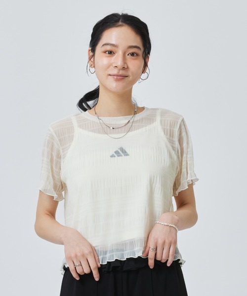 adidas(アディダス)の「【別注】アディダス adidas W SMOCKED SS TEE AP 限定コラボ(Tシャツ/カットソー・レディース・ブルー/オフホワイト/ブラック・S/M/L/XL)」の4枚目の写真