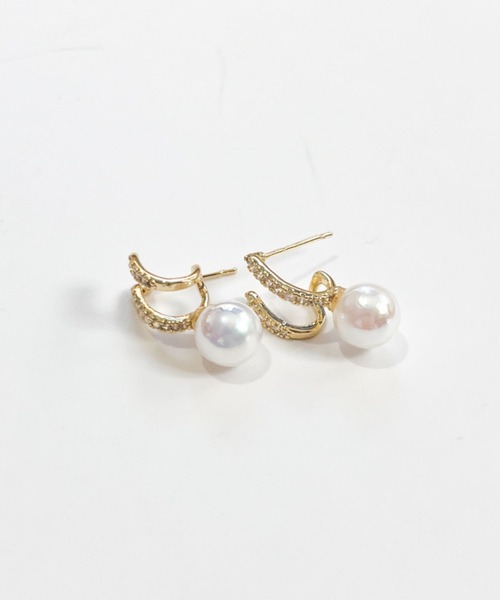 yu-ka(ユーカ)の「YU-KA:ダブルライン パールピアス Double-line pearl earrings(ピアス(両耳用)・レディース・ゴールド・FREE)」の3枚目の写真