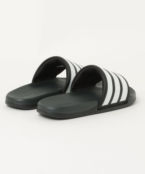 adidas(アディダス)の「adidas アディダス ADILETTE COMFORT 2.0 U【超軽量】メンズ シャワーサンダル(アディレッタコンフォート2.0U) HP6999 コアブラック/フットウェアホワイト(サンダル・メンズ・ブラック×ホワイト・25.5cm/26.5cm/27.5cm/28.5cm)」の3枚目の写真