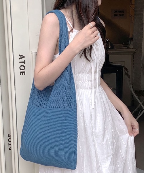 SORENA(ソレナ)の「クロシェ編みトートバッグ(トートバッグ・レディース・ベージュ/グレイッシュベージュ/ブラック/ライトグリーン/ダークブラウン/ブラウン/グレー/パープル/ブルー/アイボリー/チャコール・FREE)」の10枚目の写真