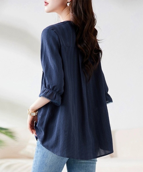 ONEP STAR(ワンピスター)の「Vネックギャザーブラウス(シャツ/ブラウス・レディース・ネイビー・MEDIUM/LARGE)」の9枚目の写真