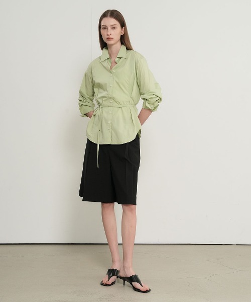GENERAL IDEA（ジェネラルアイデア）の「【GENERAL IDEA】ベルト付きピンタックシャツ / BELTED PINTUCK SHIRT（シャツ/ブラウス・レディース・ブラック/ホワイト/ライトグリーン・S/M/L）」の5枚目の写真