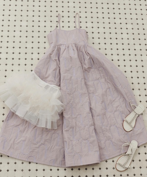 J1U by LA BELLE ETUDE(ジユウバイラベルエチュード)の「モノグラム柄キルティングワンピースⅡ(ワンピース・レディース・ライトブルー/ピンク/ブラック・0/1)」の4枚目の写真