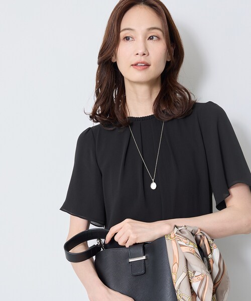 Reflect(リフレクト)の「【UVカット/接触冷感】シフォンジャージブラウス(シャツ/ブラウス・レディース・ブラック/ネイビー/アイボリー/ライトイエロー系・11/15 /17/09/07)」の2枚目の写真