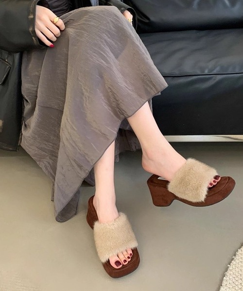 c.u.l(シーユーエル)の「ファーデザイン プラットフォームミュール culs208(その他シューズ・レディース・パープル/レオパード/ライトベージュ・36/39/38/37)」の7枚目の写真