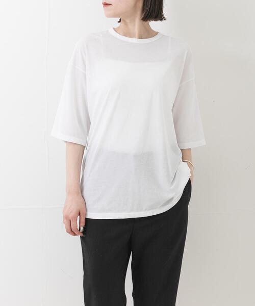 URBAN RESEARCH(アーバンリサーチ)の「new basic DISCOMFORT SLIT TOPS(Tシャツ/カットソー・レディース・ブラック/ホワイト・FREE)」の1枚目の写真