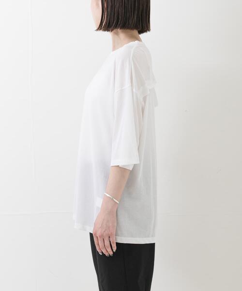 URBAN RESEARCH(アーバンリサーチ)の「new basic DISCOMFORT SLIT TOPS(Tシャツ/カットソー・レディース・ブラック/ホワイト・FREE)」の5枚目の写真