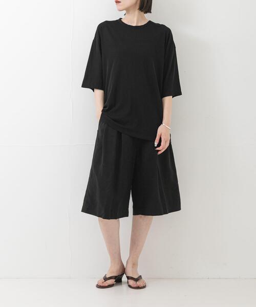 URBAN RESEARCH(アーバンリサーチ)の「new basic DISCOMFORT SLIT TOPS(Tシャツ/カットソー・レディース・ブラック/ホワイト・FREE)」の9枚目の写真