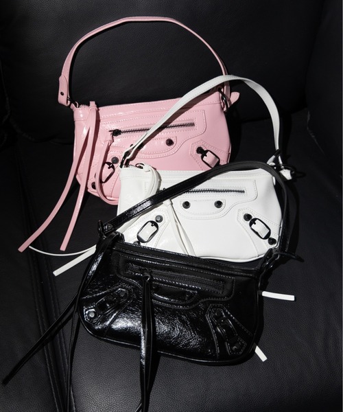 me+em select(ミームセレクト)の「【 ショルダーストラップ付き2WAY 】ヴィンテージライクグランジミニハンドバッグ/ vintage like grunge mini hand bag(ショルダーバッグ・レディース・ホワイト/ブラック/ピンク・FREE)」の5枚目の写真