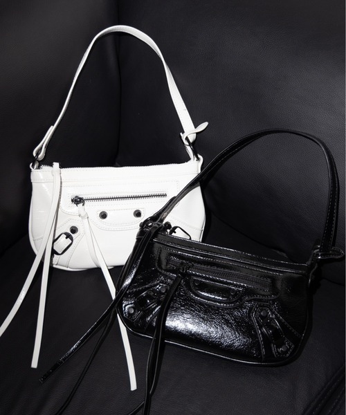 me+em select(ミームセレクト)の「【 ショルダーストラップ付き2WAY 】ヴィンテージライクグランジミニハンドバッグ/ vintage like grunge mini hand bag(ショルダーバッグ・レディース・ホワイト/ブラック/ピンク・FREE)」の6枚目の写真