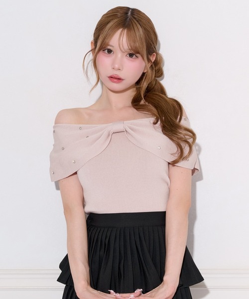 apres jour(アプレジュール)の「ビジューリボンオフショルニット(ニット/セーター・レディース・アイボリー/ピンク/ブラック・フリー/X-LARGE)」の3枚目の写真