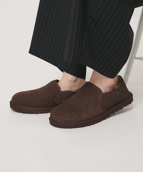 UGG(アグ)の「<UGG>Kenton スリッポン(モカシン/デッキシューズ・レディース・ダークブラウン・5/6/7)」の2枚目の写真