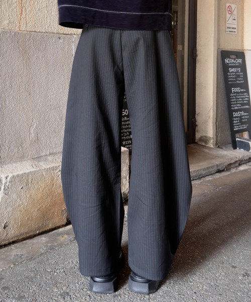 Chikashitsu +(チカシツプラス)の「【Chikashitsu +】double tuck stripe slacks / 【チカシツプラス】ダブルタックストライプスラックス(スラックス・メンズ・ブラック・L/M/S)」の6枚目の写真