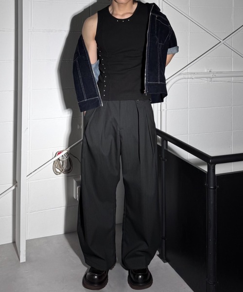 Chikashitsu +(チカシツプラス)の「【Chikashitsu +】double tuck stripe slacks / 【チカシツプラス】ダブルタックストライプスラックス(スラックス・メンズ・ブラック・L/M/S)」の2枚目の写真