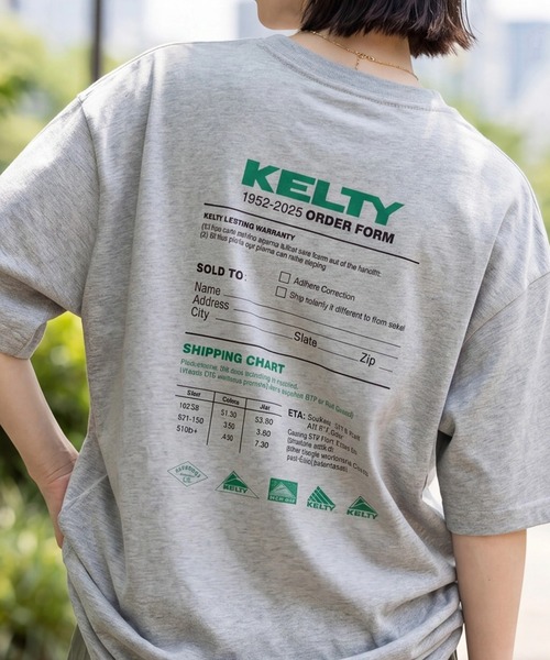 KELTY(ケルティ)の「【KELTY】≪別注≫Back Print vintage archive classical LOGO crewneck Tee Colorful Print(Tシャツ/カットソー・レディース・ホワイト/ブラック/グレー/ピンク・S/L/XS/M)」の1枚目の写真
