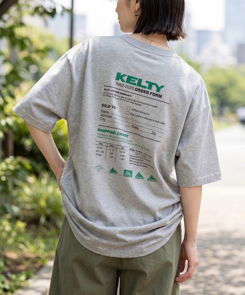 KELTY(ケルティ)の「【KELTY】≪別注≫Back Print vintage archive classical LOGO crewneck Tee Colorful Print(Tシャツ/カットソー・レディース・ホワイト/ブラック/グレー/ピンク・S/L/XS/M)」の5枚目の写真