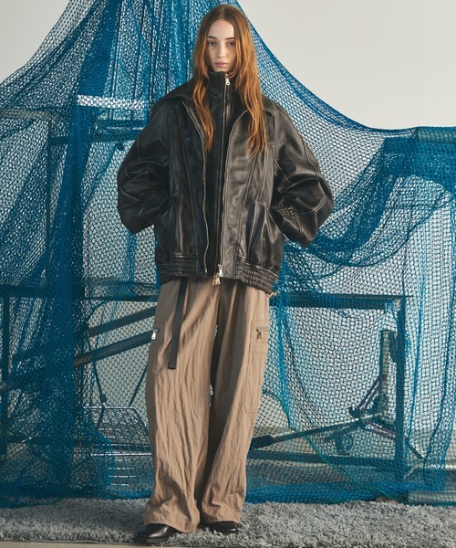 MAISON SPECIAL(メゾンスペシャル)の「《UNISEX》Fibrillated Nylon Prime-Wide Belted Garden Pants/フィブリルナイロンプライムワイドベルテッドガーデンパンツ【MAISON SPECIAL/メゾンスペシャル】(その他パンツ・メンズ・ブラック/グレイッシュベージュ/ターコイズブルー・2/1/0)」の5枚目の写真