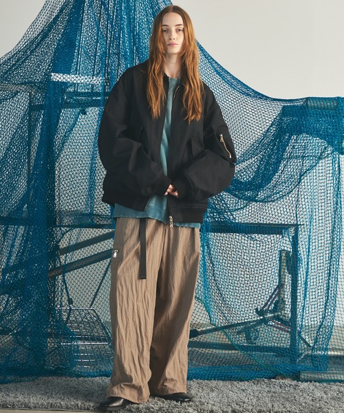 MAISON SPECIAL(メゾンスペシャル)の「《UNISEX》Fibrillated Nylon Prime-Wide Belted Garden Pants/フィブリルナイロンプライムワイドベルテッドガーデンパンツ【MAISON SPECIAL/メゾンスペシャル】(その他パンツ・メンズ・ブラック/グレイッシュベージュ/ターコイズブルー・2/1/0)」の7枚目の写真