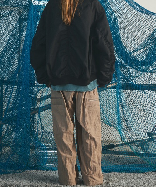 MAISON SPECIAL(メゾンスペシャル)の「《UNISEX》Fibrillated Nylon Prime-Wide Belted Garden Pants/フィブリルナイロンプライムワイドベルテッドガーデンパンツ【MAISON SPECIAL/メゾンスペシャル】(その他パンツ・メンズ・ブラック/グレイッシュベージュ/ターコイズブルー・2/1/0)」の16枚目の写真