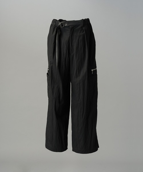 MAISON SPECIAL(メゾンスペシャル)の「《UNISEX》Fibrillated Nylon Prime-Wide Belted Garden Pants/フィブリルナイロンプライムワイドベルテッドガーデンパンツ【MAISON SPECIAL/メゾンスペシャル】(その他パンツ・メンズ・ブラック/グレイッシュベージュ/ターコイズブルー・2/1/0)」の20枚目の写真