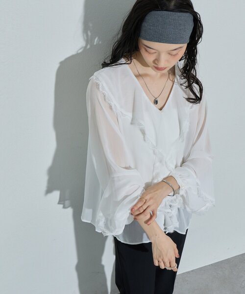 DISCOAT（ディスコート）の「【Noka】バーティカルフリルブラウス《WEB限定》（シャツ/ブラウス・レディース・ブラック/オフホワイト/サックスブルー・FREE）」の19枚目の写真