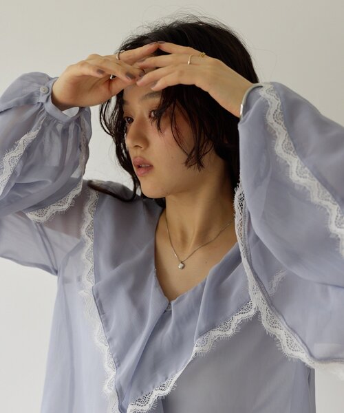DISCOAT（ディスコート）の「【Noka】バーティカルフリルブラウス《WEB限定》（シャツ/ブラウス・レディース・ブラック/オフホワイト/サックスブルー・FREE）」の8枚目の写真