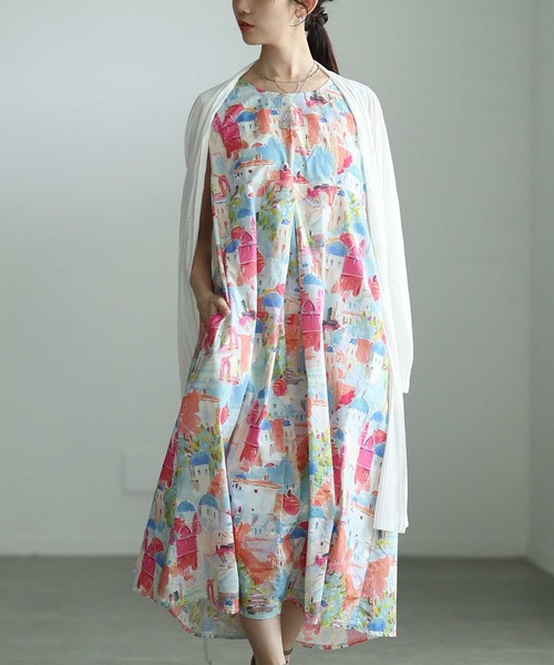 Sawa a la mode(サワアラモード)の「街並みモチーフ柄ノースリーブワンピース(ワンピース・レディース・イエロー/ピンク・FREE)」の1枚目の写真