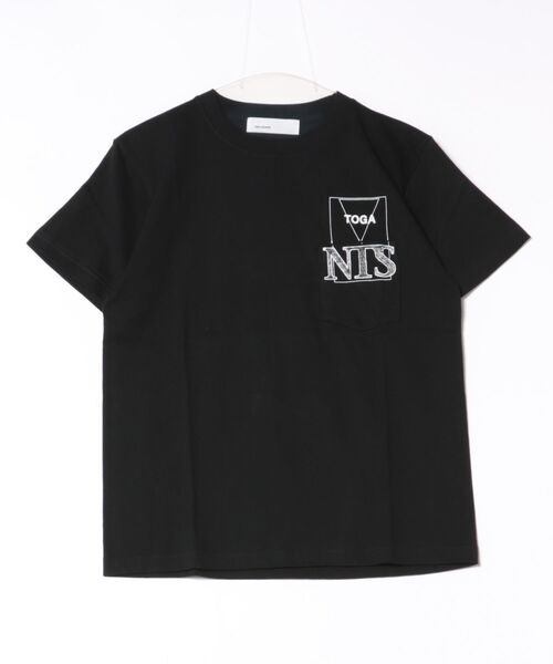 TOGA(トーガ)の「TOGA×NTS Back print T-shirt TOGA×NTS(Tシャツ/カットソー・レディース・ブラック/ホワイト・MEDIUM/SMALL)」の8枚目の写真