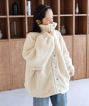 reca(レカ)のボアスタンドブルゾン