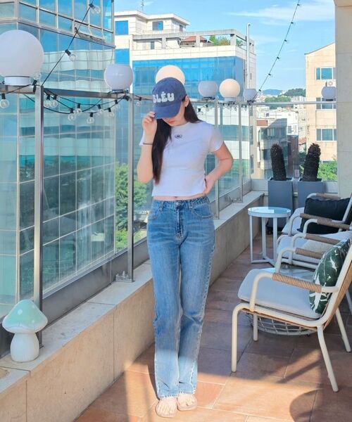 MUSINSA STANDARD WOMAN（ムシンサスタンダードウーマン）の「ウィメンズエッセンシャルストレートデニムパンツ[ライトインディゴ]（デニムパンツ・レディース・その他・24/25/26/27/28/29/30）」の7枚目の写真