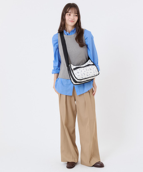 LeSportsac(レスポートサック)の「CLASSIC HOBO インクスケッチドフローラルアイボリー(ショルダーバッグ・レディース・ホワイト・FREE)」の3枚目の写真
