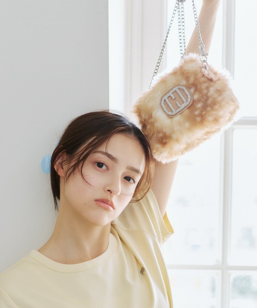 JILL by JILL STUART（ジルバイジルスチュアート）の「Wink J フェイクファーポシェット（ショルダーバッグ・レディース・ホワイト/イエロー/モカ/ピンク/ベージュ系その他・FREE）」の3枚目の写真