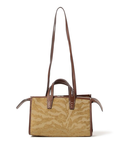 Demi-Luxe BEAMS(デミルクス ビームス)の「A VACATION / ZEBRA SABRINA トートバッグ(トートバッグ・レディース・ライトブラウン・ONE SIZE)」の1枚目の写真