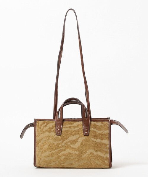 Demi-Luxe BEAMS(デミルクス ビームス)の「A VACATION / ZEBRA SABRINA トートバッグ(トートバッグ・レディース・ライトブラウン・ONE SIZE)」の4枚目の写真