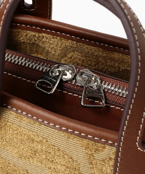 Demi-Luxe BEAMS(デミルクス ビームス)の「A VACATION / ZEBRA SABRINA トートバッグ(トートバッグ・レディース・ライトブラウン・ONE SIZE)」の7枚目の写真