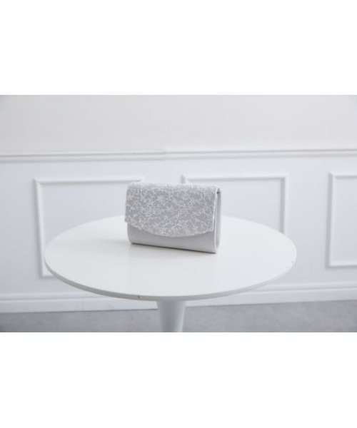 Jolie et Jolie(ジョリーエジョリー)の「【結婚式・パーティードレス】U字金具スパンコールレースクラッチバッグ(クラッチバッグ・レディース・ブラック/ベージュ/シルバー・FREE)」の3枚目の写真