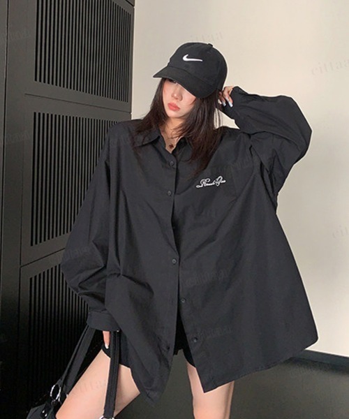 Dalfwin(ダールフィン)の「Ricecake刺繍ロゴバックボタンオーバーサイズシャツ(シャツ/ブラウス・レディース・ホワイト/ブラック・FREE)」の20枚目の写真
