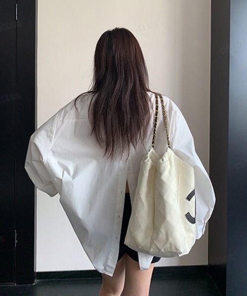 Dalfwin(ダールフィン)の「Ricecake刺繍ロゴバックボタンオーバーサイズシャツ(シャツ/ブラウス・レディース・ホワイト/ブラック・FREE)」の9枚目の写真