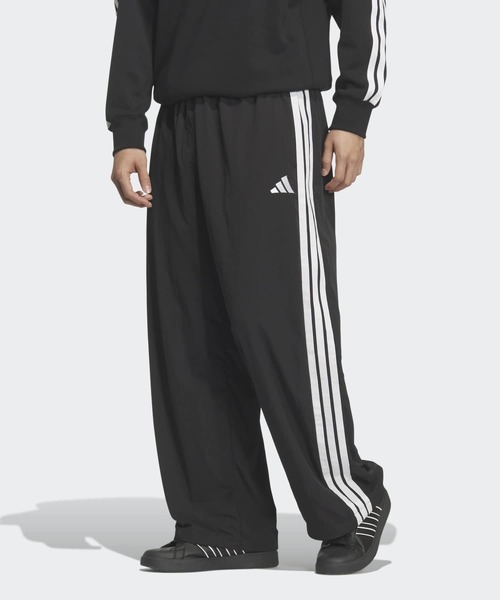 adidas(アディダス)の「スタジアム ライト ツイル ルーズフィット ストレートレッグ パンツ / アディダス adidas(スウェットパンツ・メンズ・ブラック×ホワイト・3XL/XX-LARGE/X-LARGE/SMALL/MEDIUM/LARGE/X-SMALL)」の1枚目の写真