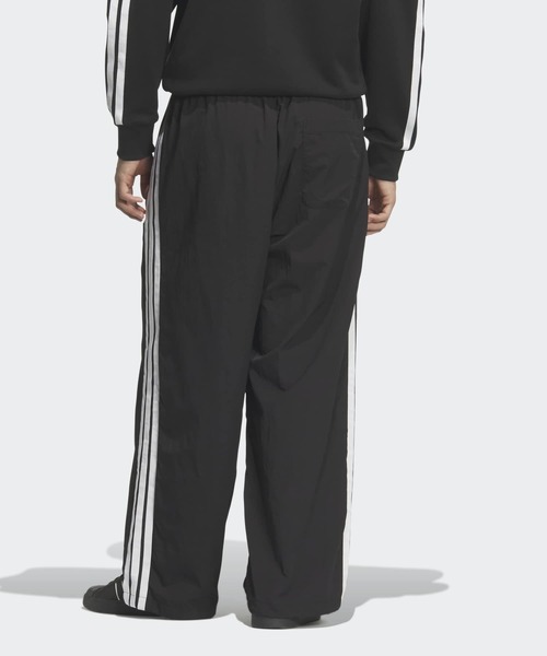 adidas(アディダス)の「スタジアム ライト ツイル ルーズフィット ストレートレッグ パンツ / アディダス adidas(スウェットパンツ・メンズ・ブラック×ホワイト・3XL/XX-LARGE/X-LARGE/SMALL/MEDIUM/LARGE/X-SMALL)」の2枚目の写真