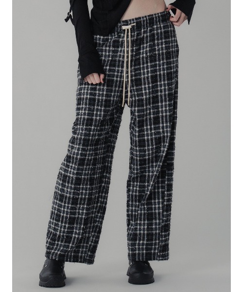 ELCHELE(エルチェレ)の「DAMAGE CHECK PANTS(その他パンツ・レディース・ブラック/ブラウン系その他2・36/38)」の1枚目の写真