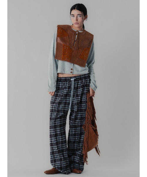 ELCHELE(エルチェレ)の「DAMAGE CHECK PANTS(その他パンツ・レディース・ブラック/ブラウン系その他2・36/38)」の18枚目の写真