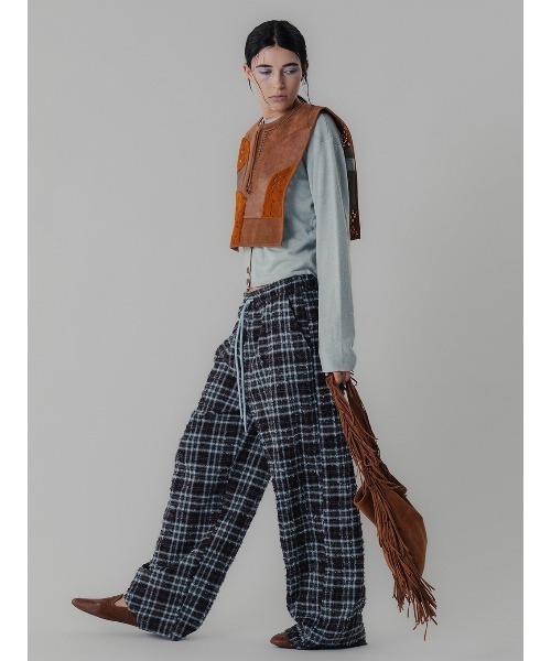 ELCHELE(エルチェレ)の「DAMAGE CHECK PANTS(その他パンツ・レディース・ブラック/ブラウン系その他2・36/38)」の19枚目の写真