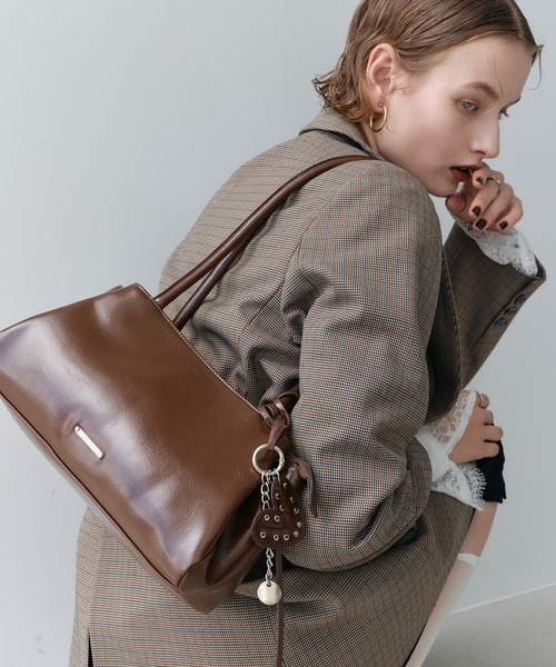 【LeSportsac】パフィーブロッサムズ ボストンバッグ　新品タグ付き セール】【日本限定】DELUXE MED WEEKENDER パフィーブロッサムズ
