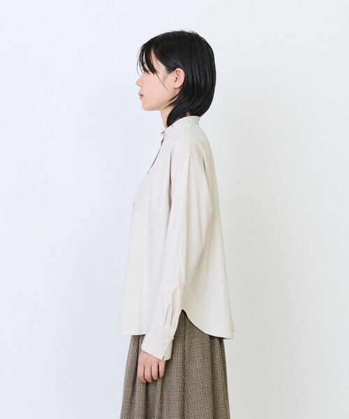 LOISIR(ロワズィール)の「布帛コンビネーションカットソーブラウス(Tシャツ/カットソー・レディース・グレイッシュベージュ/オフホワイト/ネイビー・FREE)」の15枚目の写真