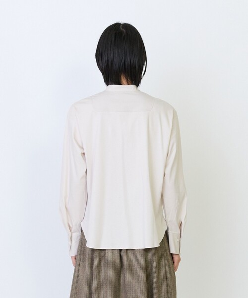 LOISIR(ロワズィール)の「布帛コンビネーションカットソーブラウス(Tシャツ/カットソー・レディース・グレイッシュベージュ/オフホワイト/ネイビー・FREE)」の16枚目の写真