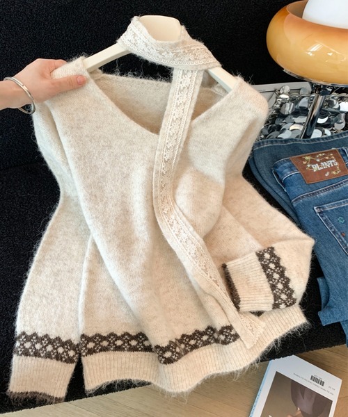 LUCPY(ラクピー)の「チョーカー風 Vネックノルディックニットプルオーバー(その他トップス・レディース・グレー/ホワイト・LARGE/MEDIUM/SMALL)」の1枚目の写真