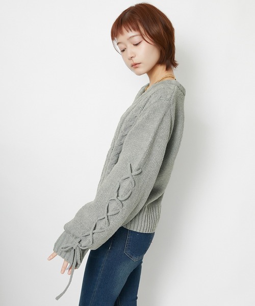 GORGE(ゴージ)の「ラメモール 袖レースアップケーブルニット|全4色(ニット/セーター・レディース・チャコール/オフホワイト/ボルドー/グレー・F)」の15枚目の写真