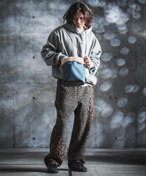 GLIMCLAP(グリムクラップ)の「mp15498-Dual-Leopard Shaggy Wide-Straight Pants トラックパンツ(212-047-gla-cg)(その他パンツ・メンズ・ベージュ/グレー・L/M/S)」の7枚目の写真